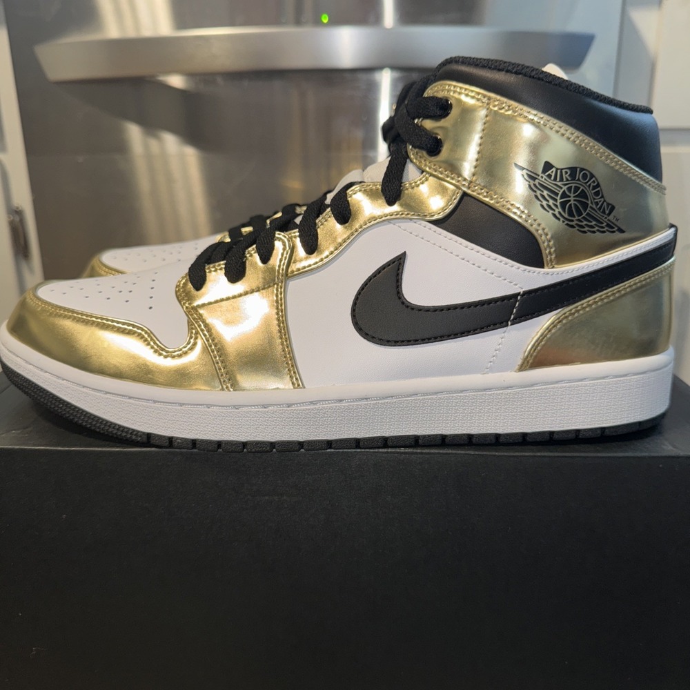 Nike Air Jordan 1 Mid SE White Metallic Gold Sz 12 DC1419 700 100% AUTHENTIC NIB - Picture 1 of 7